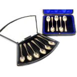 A set of six George V silver Old English pattern teaspoons, of plain design in a fan shaped box, Bir