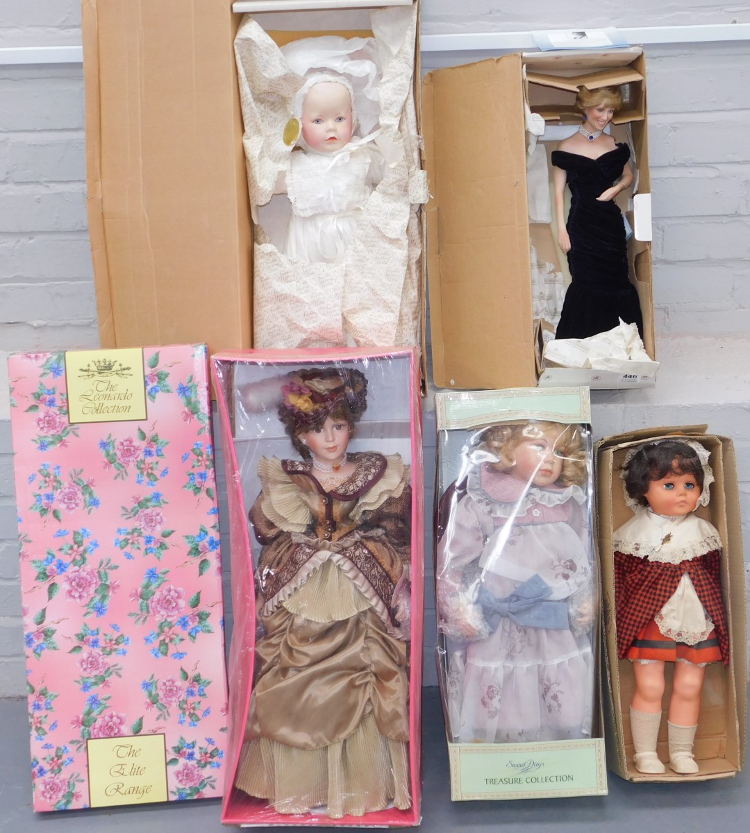 A group of collectors dolls, to include Sweet Days Treasure Collection, Leonardo Collection, Frankli