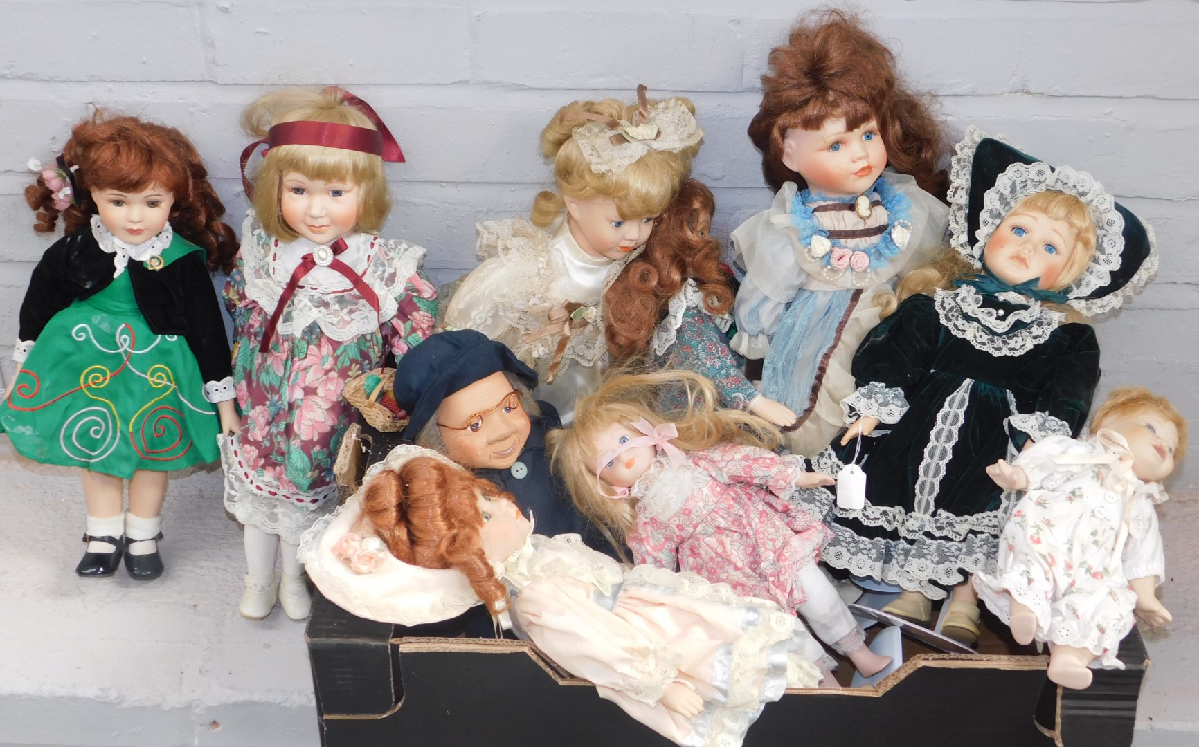 A group of china collectors dolls, to include Leonardo Collection Carol, Lorella and others, some wi