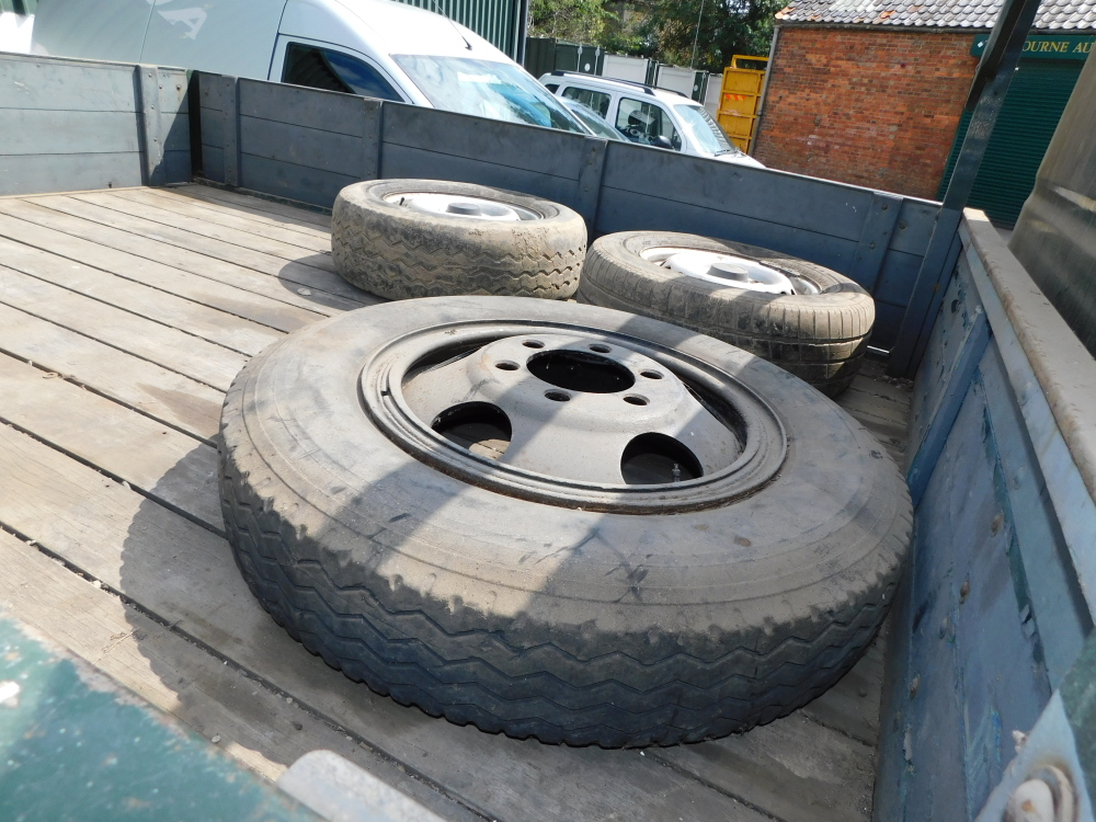 A 1955 Ford Thames SWB lorry, twin axle historic vehicle with boarded flat bed - Image 5 of 13