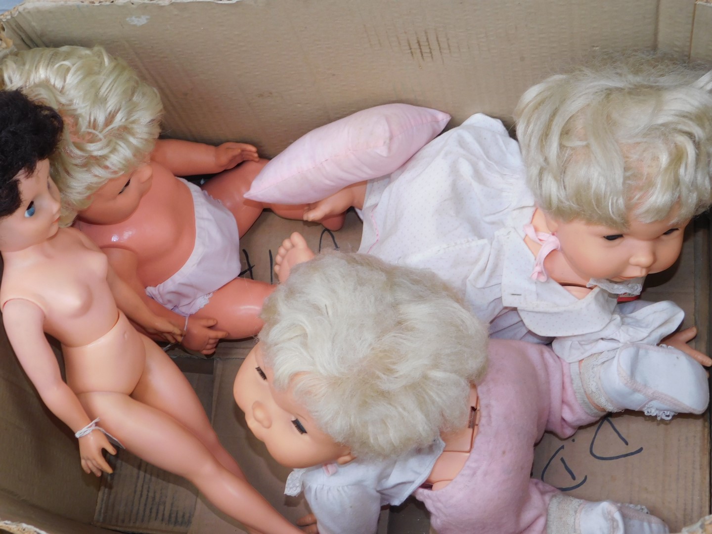 A large quantity of plastic dolls, some Barbie type dolls, etc. (3 boxes) - Image 3 of 3