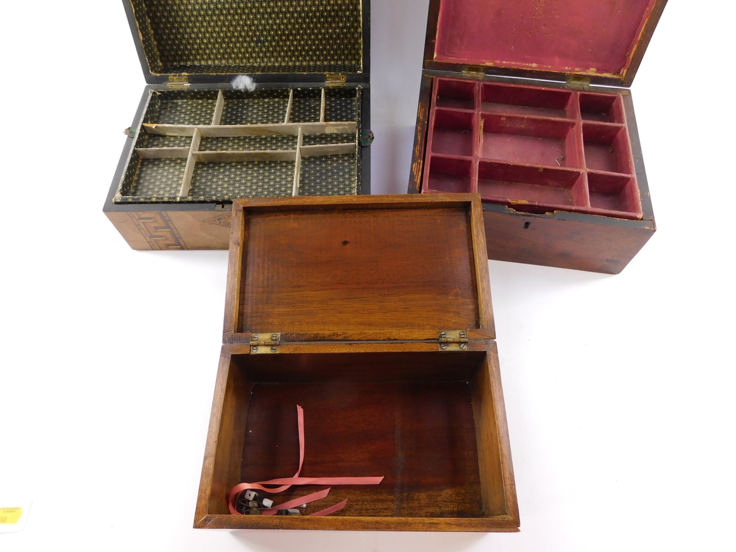 An Edwardian mahogany shell patarae inlaid box, 12cm high, 25cm wide, 15cm deep, together with a mah - Image 3 of 3