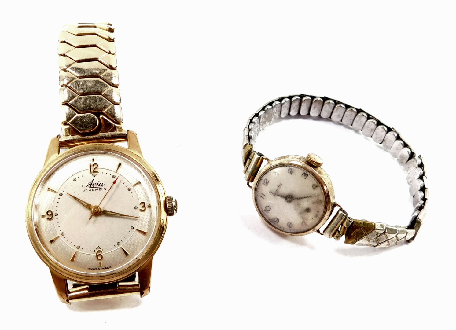 An Accurist lady's 9ct gold cased wristwatch, circular silver dial bearing Arabic numerals, subsidia