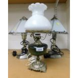 Various table lamps, to include a pair of modern glass shaded table lamps and a metal framed table l