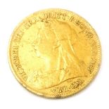 A Victorian gold half sovereign, dated 1900.