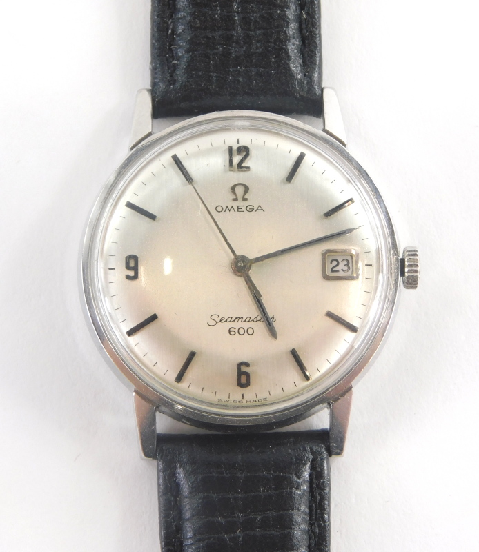 An Omega Seamaster 600 gent's wristwatch, with a silvered dial and date aperture, in a stainless