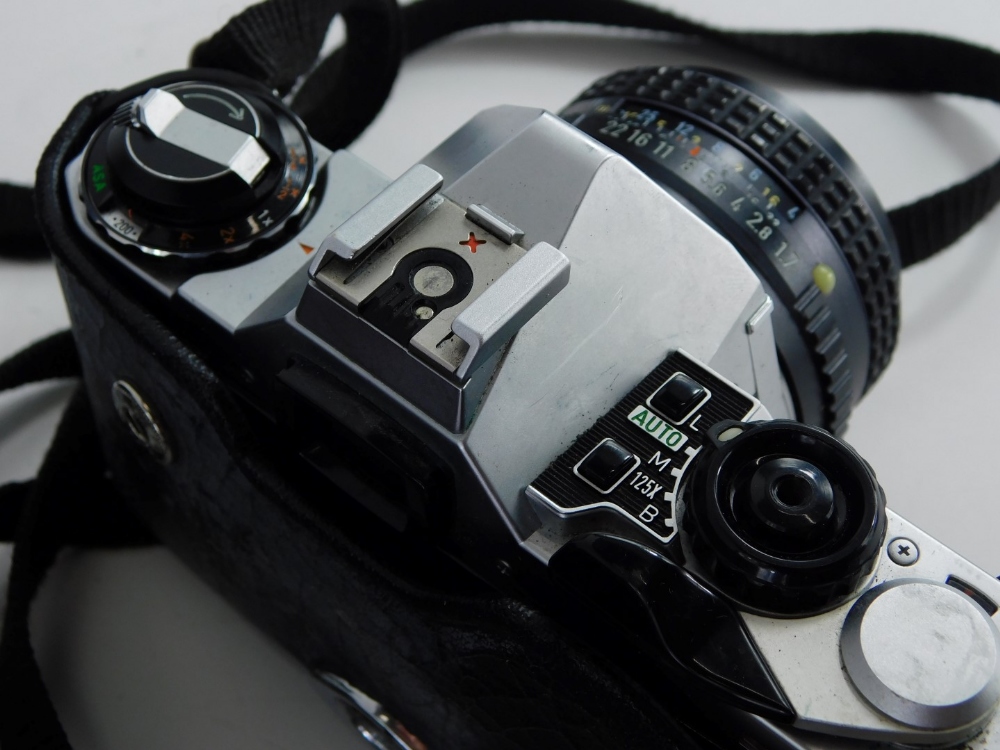 A Yashica FX-3 camera with lens, a Pentax ME Super camera with lens, etc. - Bild 5 aus 5