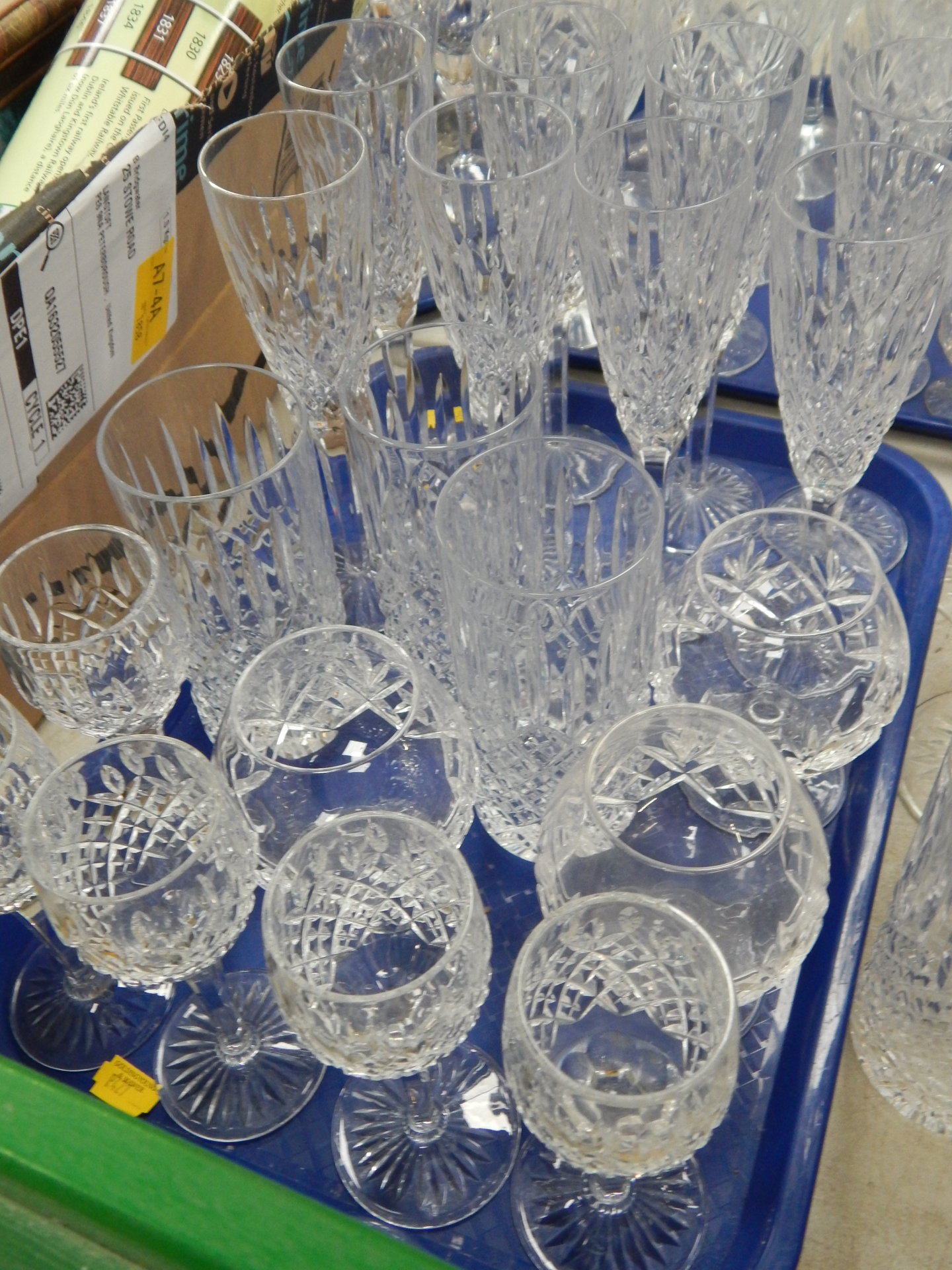 Assorted Stuart Crystal glasses, wine glasses, champagne flutes, tumblers, etc. (2 trays) - Bild 2 aus 2