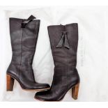 A pair of Roberto Vianni brown leather boots, size 6, with dustbag.