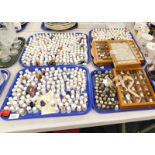 A large quantity of collectable thimbles, tourist examples, various designs, Warwick castle, some me