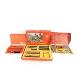 Tri-ang Railways, station set operating mail coach and incomplete R3A train set, boxed. (3)