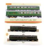 A Hornby 00 gauge Southern Railway 2-BIL train pack, including SR 2-BIL Driving motor brake EMU "106