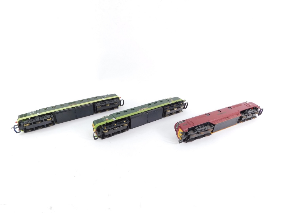 Three Lima OO gauge diesel locomotives, Class 52 Western Gladiator, Class 55 Deltic 'The Fife and Fo - Image 2 of 2