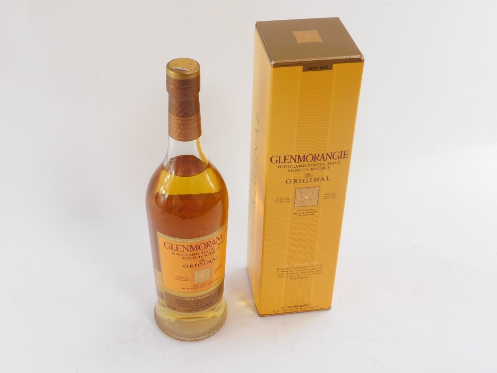 A Glenmorangie Original Single Malt Scotch Whisky, Aged to Ten Years, 32cm high, in cardboard case. - Image 2 of 3