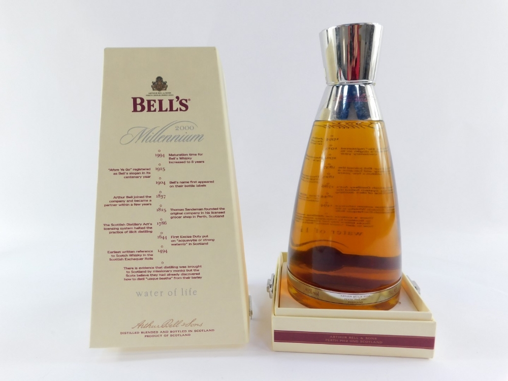 A Bell's Extra Special Fine Single Malt Millennium Edition for 2000, aged 8 years, n collector's cas - Image 3 of 3