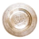 An Elizabeth II silver pin dish, the centre embossed with a galleon, London 1969, 1¾oz, 10.5cm diame