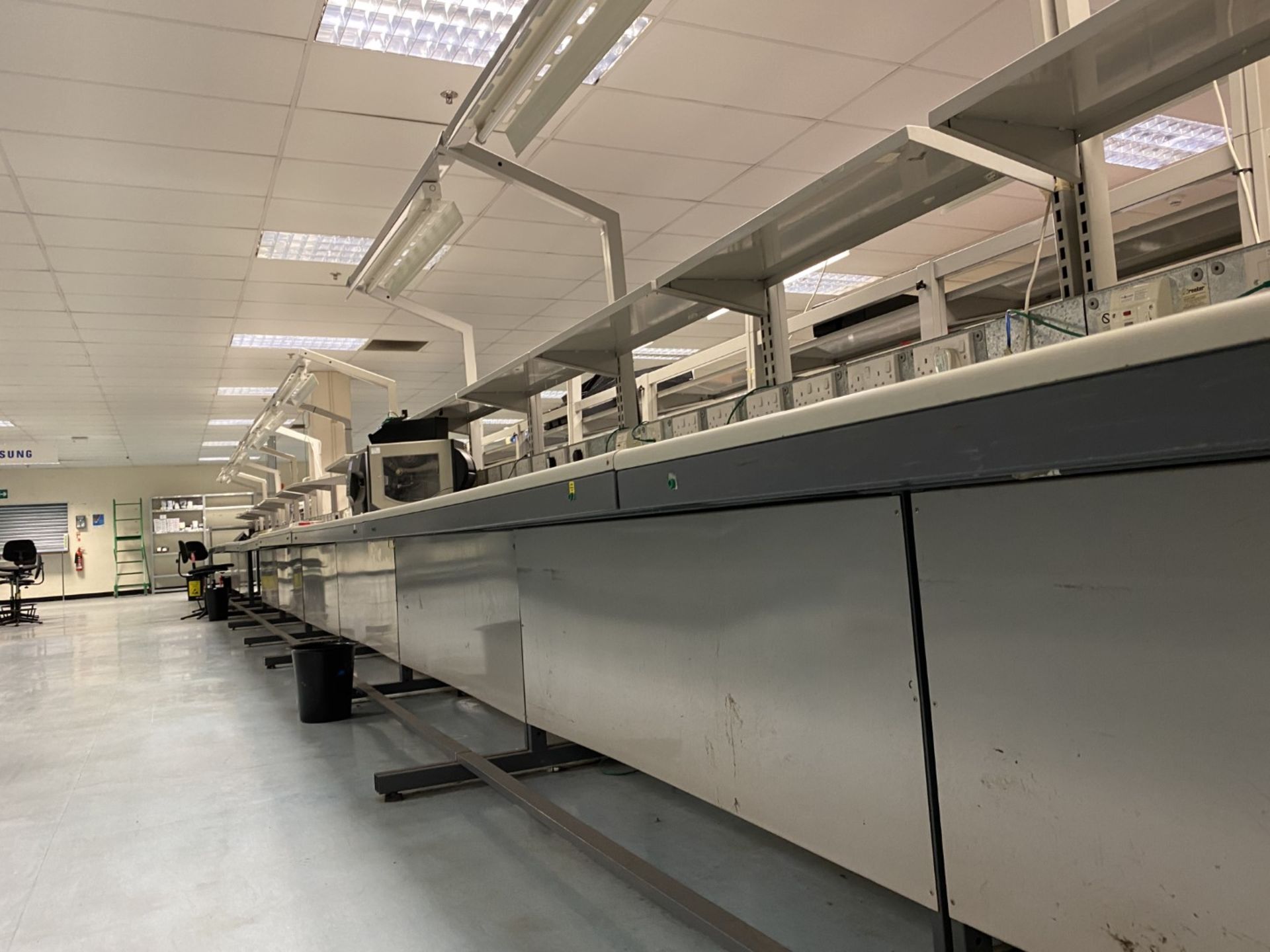 5x Work benches with trunking power sockets, shelving and overhead lighting, grey metal frame - Image 4 of 7