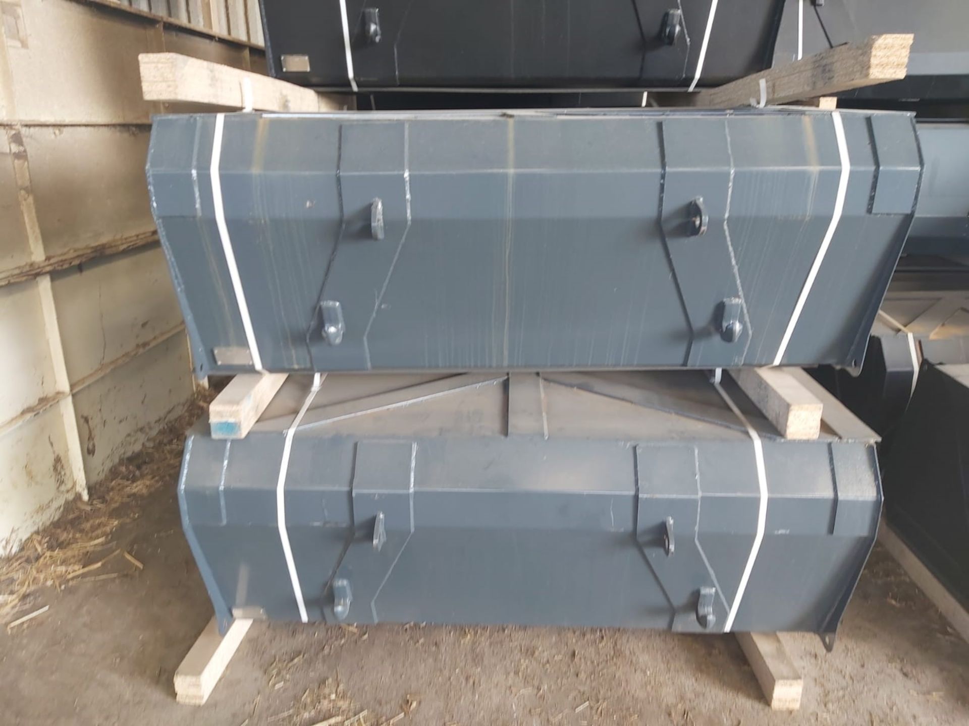 NEW 1.5M LOADER BUCKET EURO 8 BRACKET