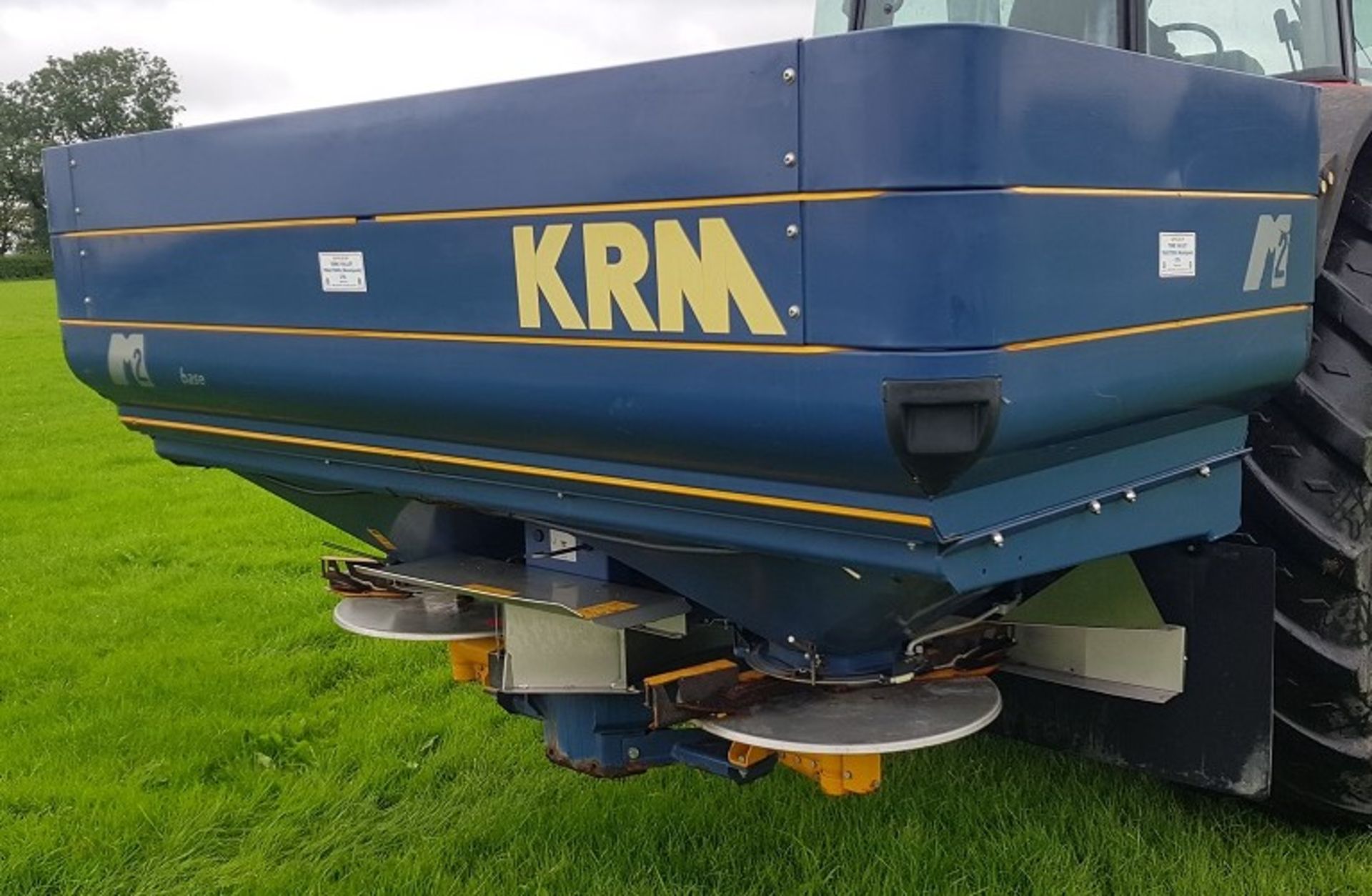 KRM M2 TWIN DISC FERT SPINNER - Image 2 of 9