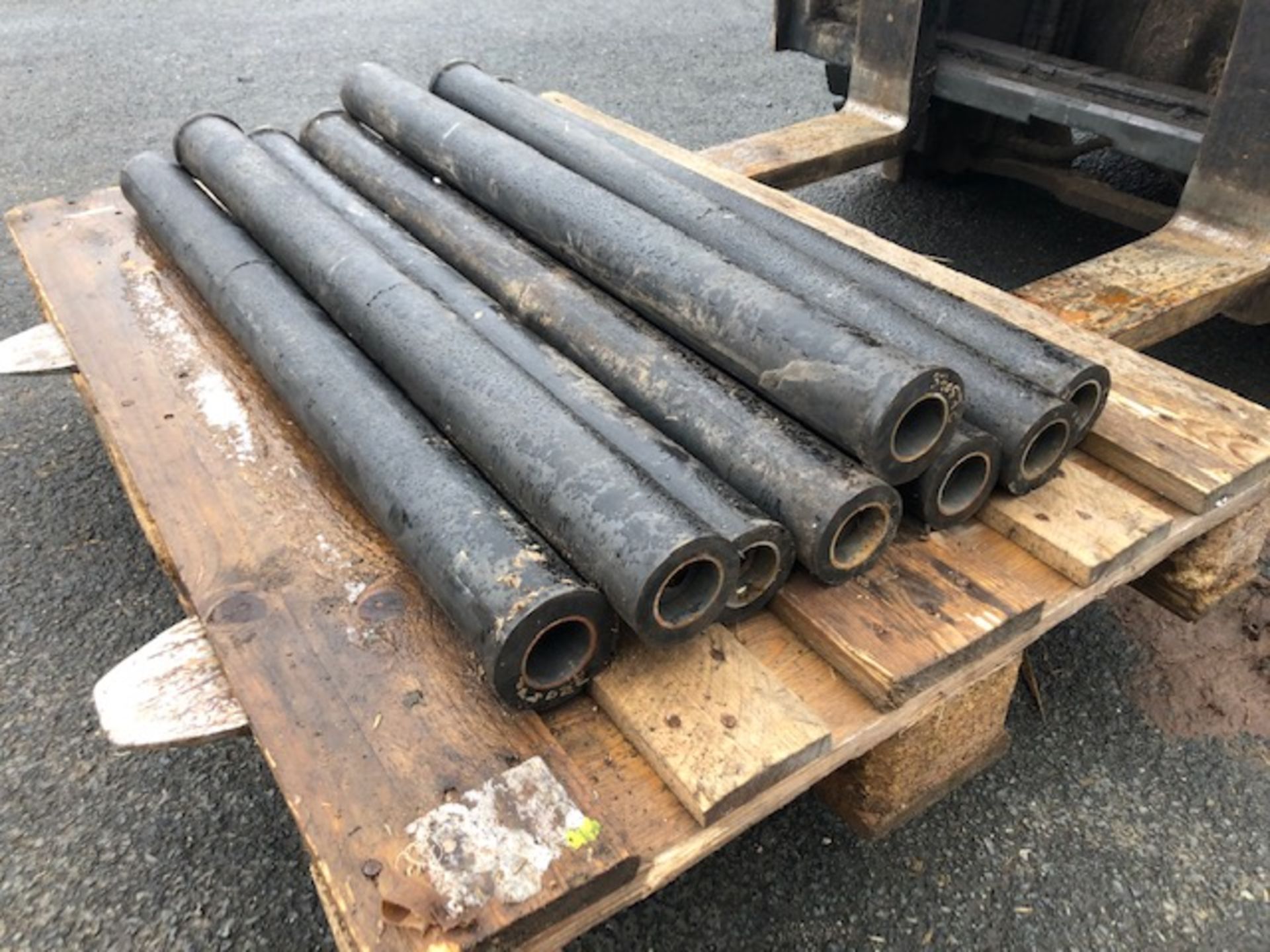 PALLET OF GENUINE NEW/ PLAIN ROLLERS