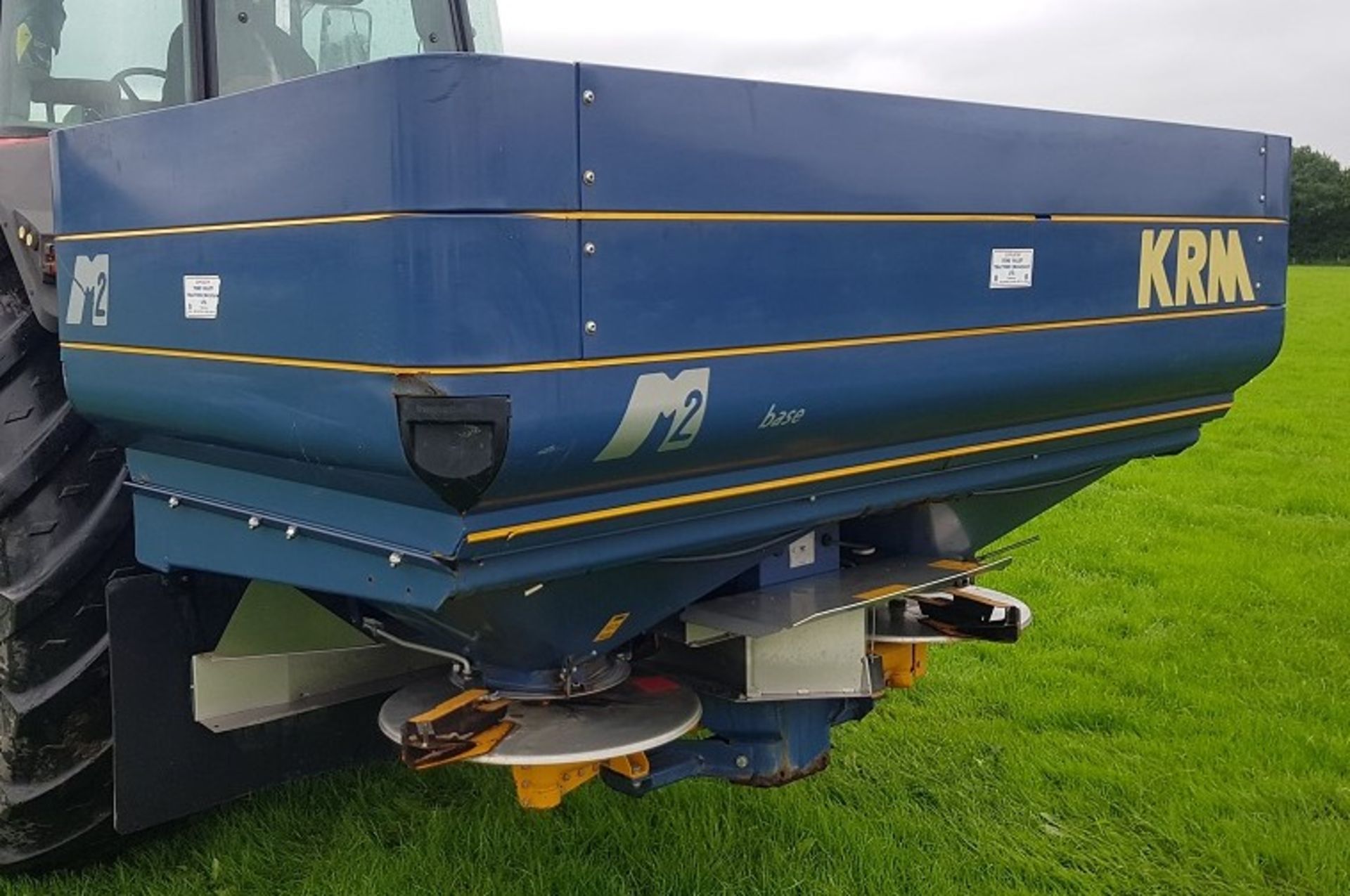 KRM M2 TWIN DISC FERT SPINNER - Image 3 of 9