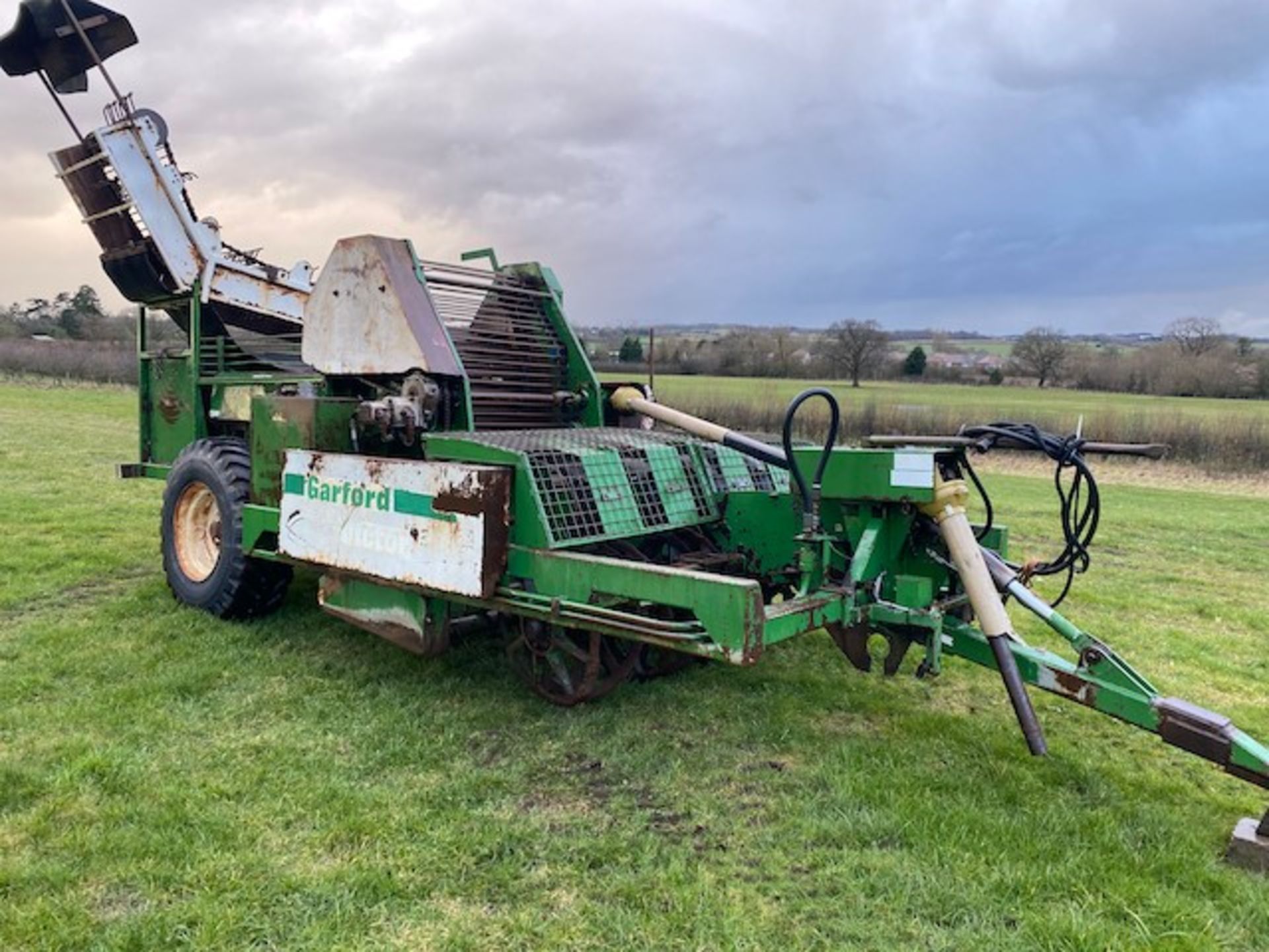 GARFORD VICTOR 4 ROW BEET HARVESTOR - Image 2 of 11