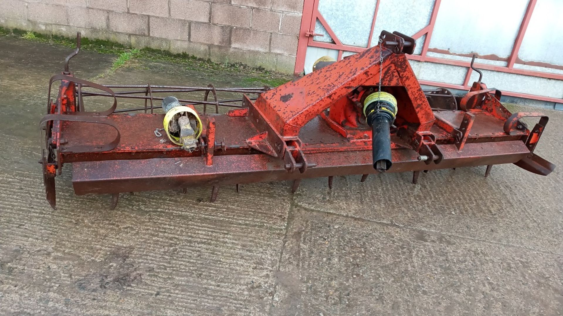 KUHN HR 300 POWER HARROW- 3 MTR WIDE + PTO SHAFT WITH NEW GUARDS - Image 2 of 4