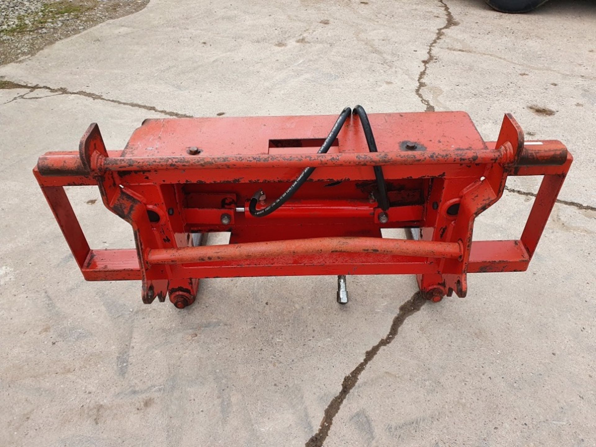 CHILTON BALE SQUEEZER C/W CHILTON BRACKETS - Image 5 of 5