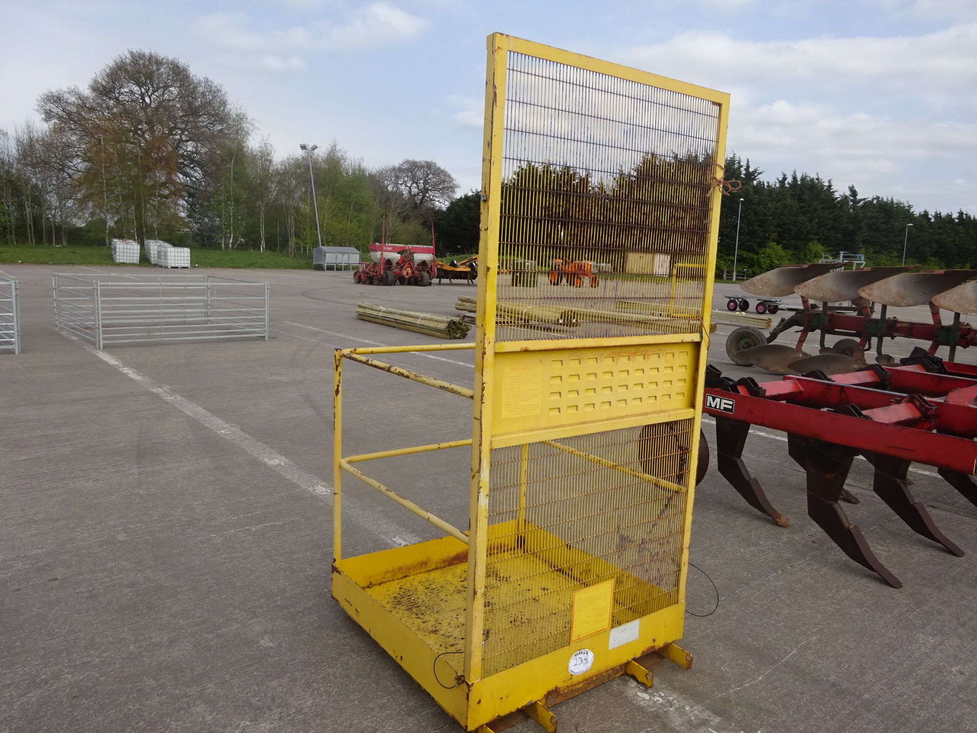 FORK LIFT MAN BASKET