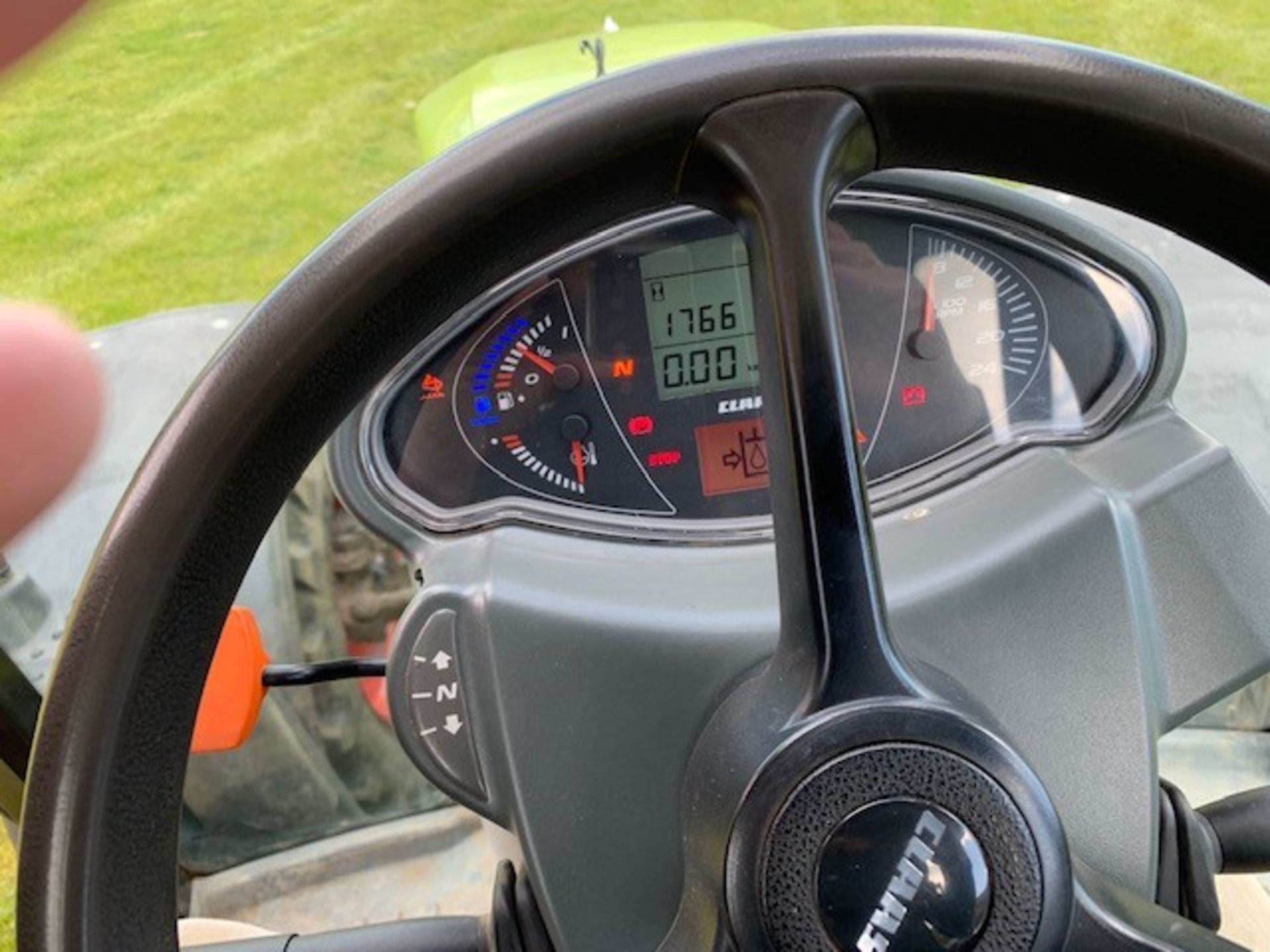 CLAAS ARION 440 4WD TRACTOR. REG.NO. DX17 CYV FIRST REG 1/4/17 125HP PANORAMIC ROOF APPROX 1800 HRS - Image 7 of 7