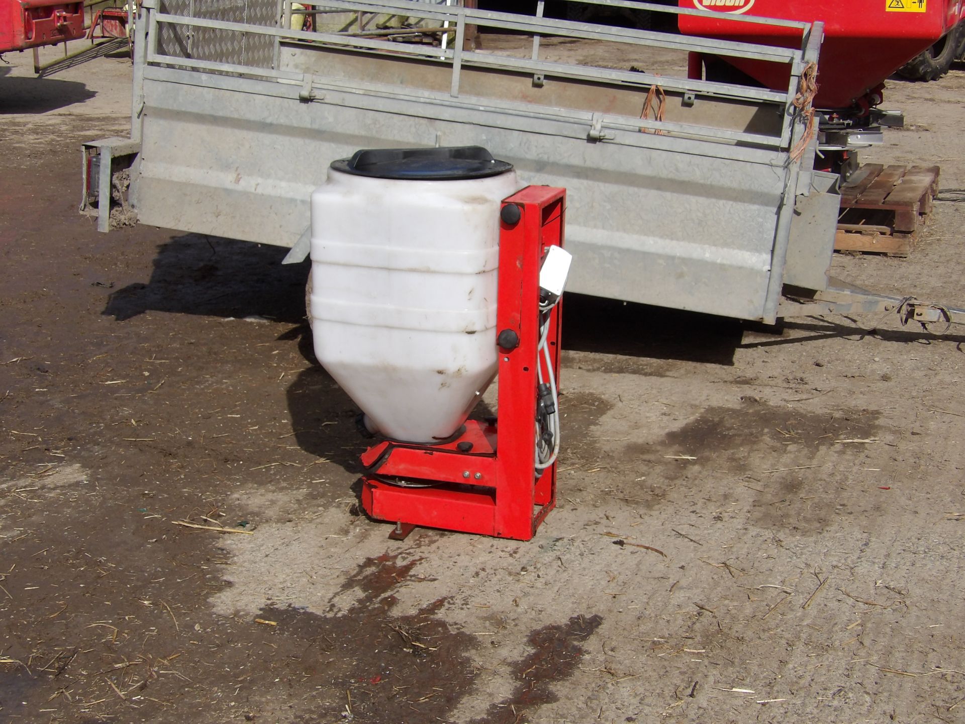 SPALDING SEEDER/PELLET APPLICATOR