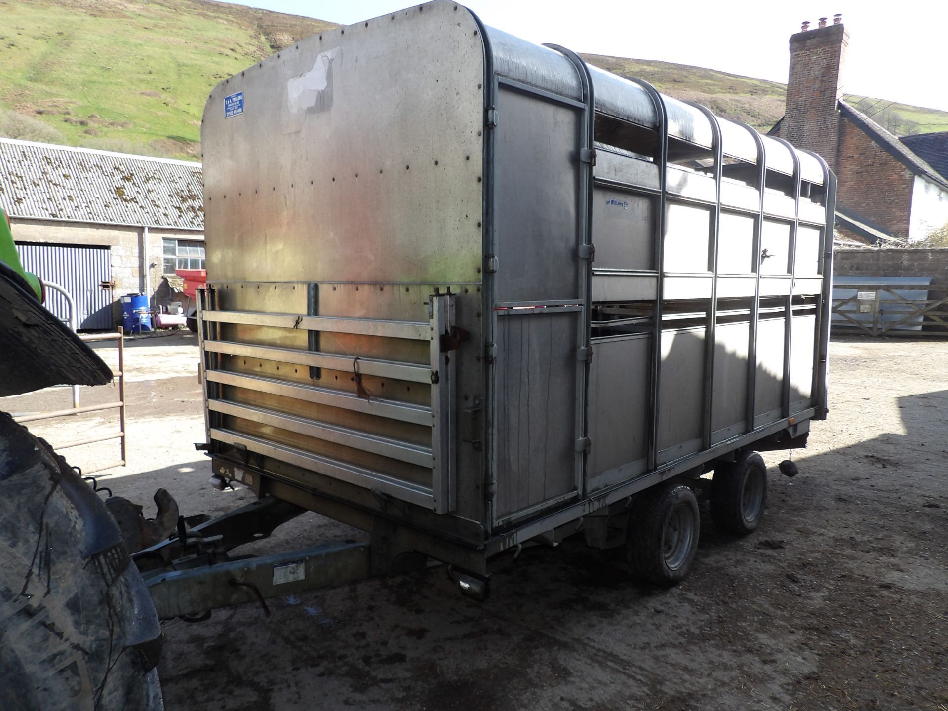 IFOR WILLIAMS T/A LIVESTOCK TRAILER C/W SHEEP DECKS AND GATES - Image 2 of 2