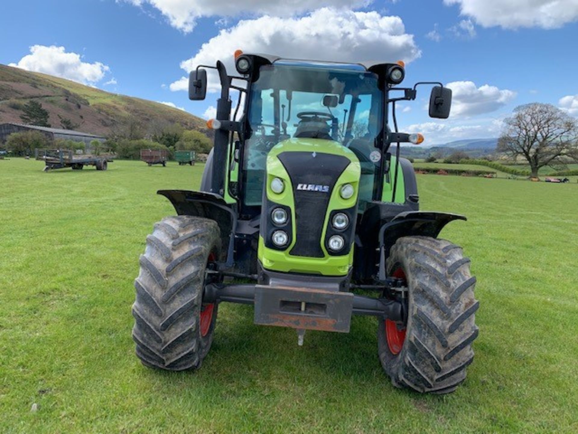 CLAAS ARION 440 4WD TRACTOR. REG.NO. DX17 CYV FIRST REG 1/4/17 125HP PANORAMIC ROOF APPROX 1800 HRS - Image 5 of 7