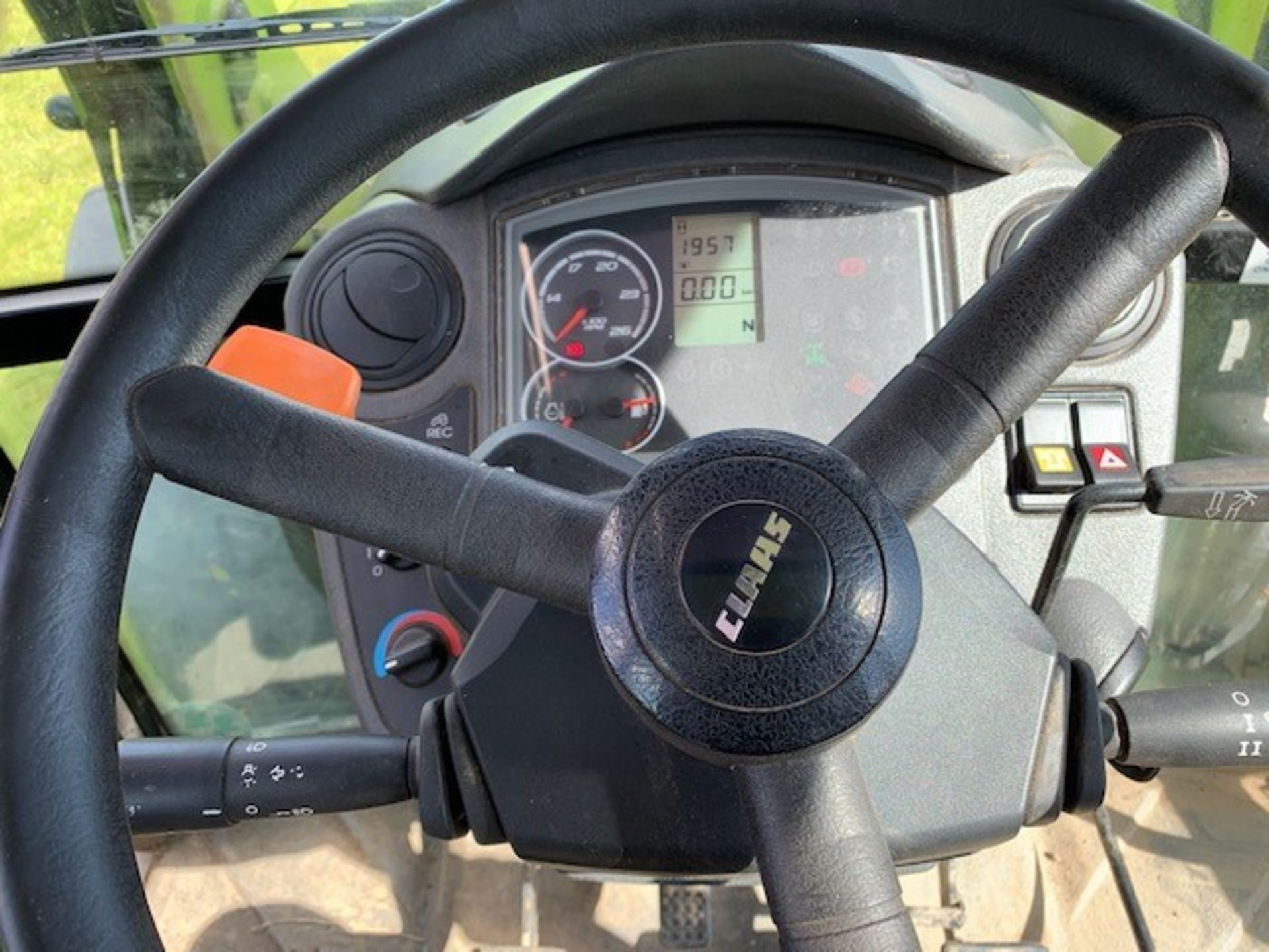 CLAAS AXOS 340 4WD TRACTOR REG.DX13 FAM FIRST REG 14/5/13 105HP C/W CLAAS FL100 LOADER AND A10 - Image 6 of 7