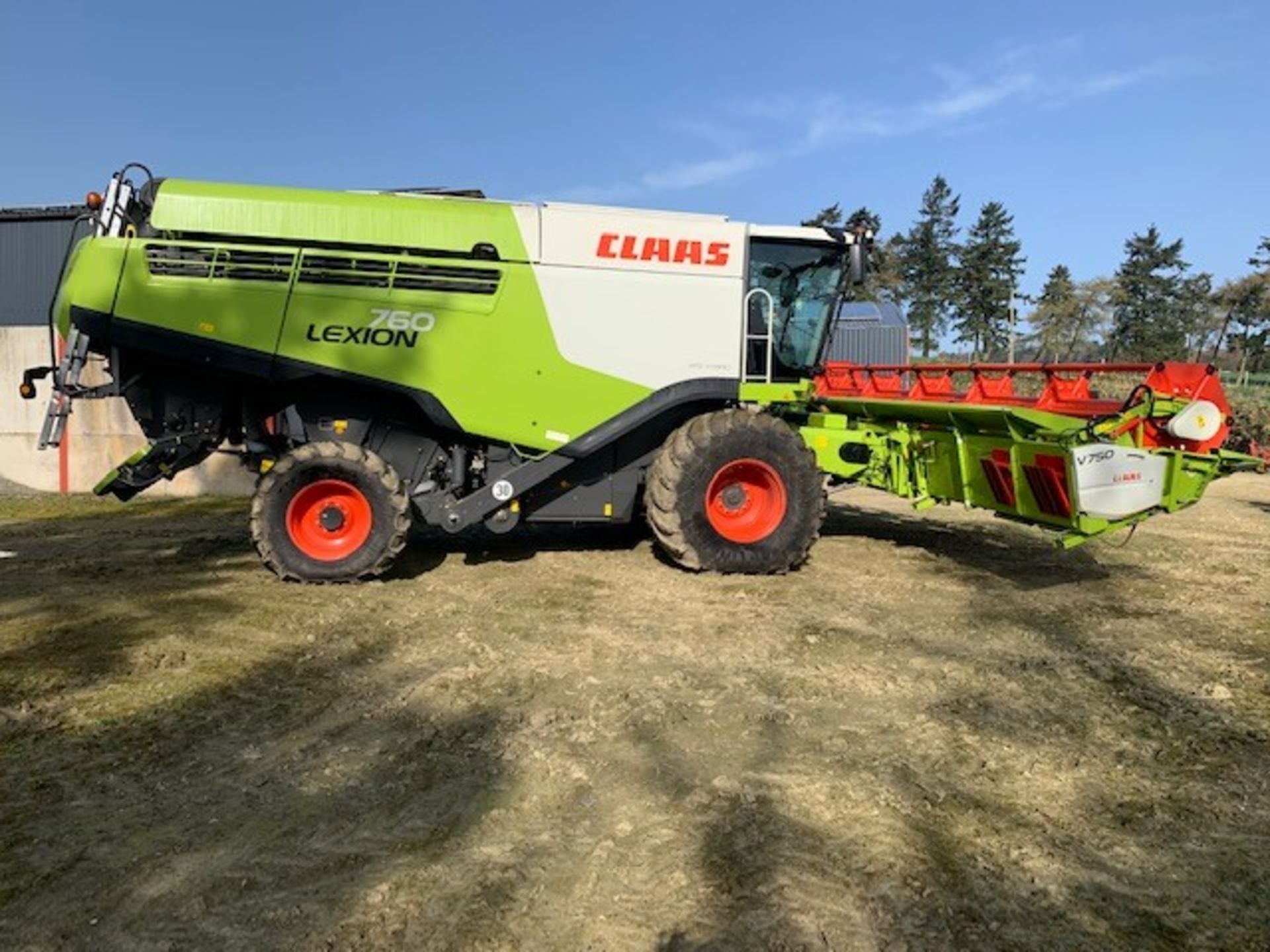 Claas Lexion 760 Montana Combine Harvester                 Reg  No.  DX14 ABO   First Reg.  05/08/