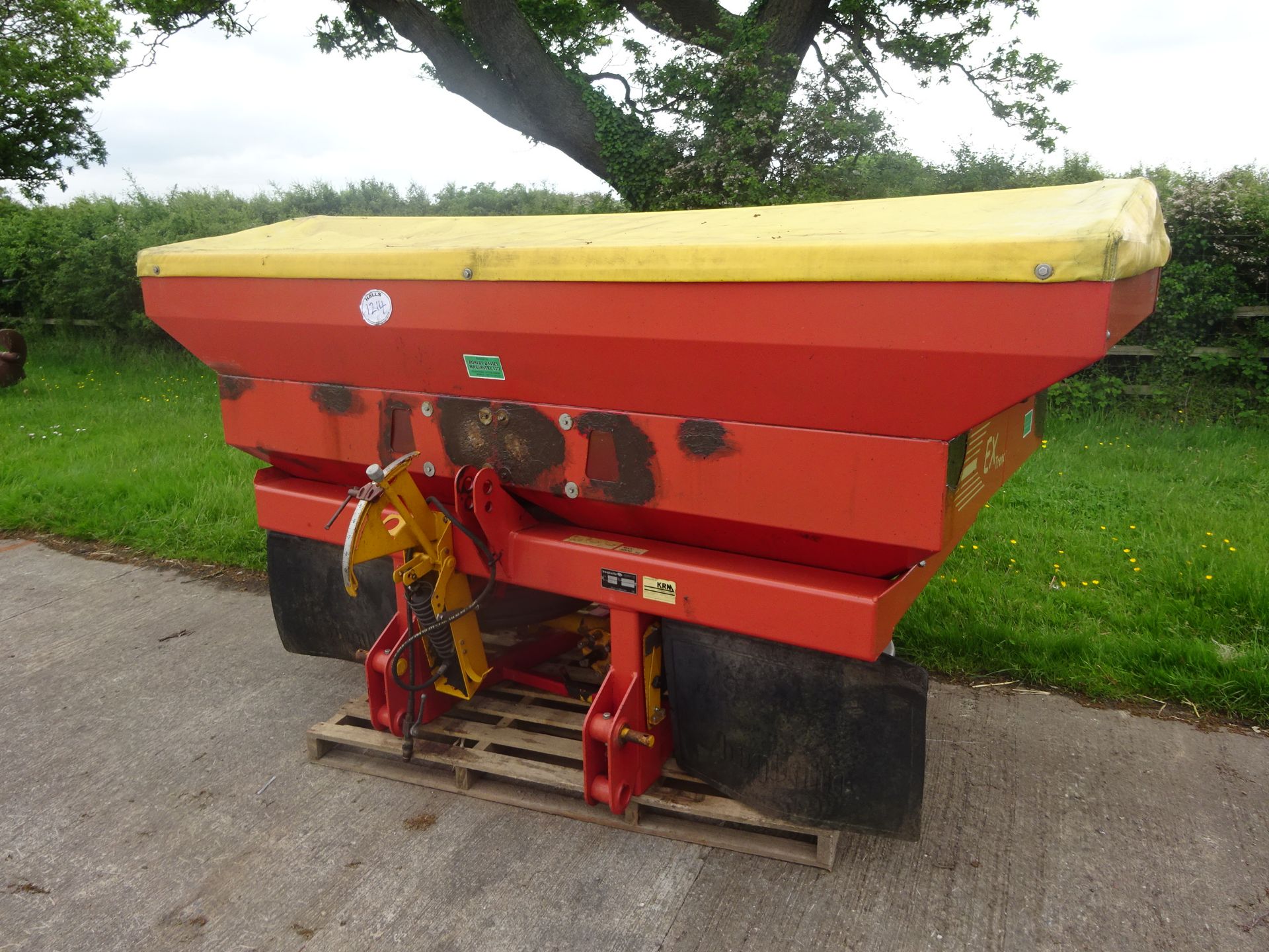 KRM TWIN DISC FERT SPREADER 3000KGS NEW PTO COVER GWO