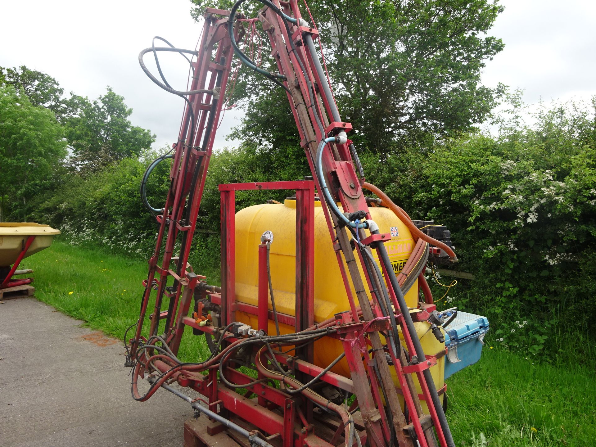 12MTR CROP SPRAYER, HYDRAULIC FOLDING BOOMS