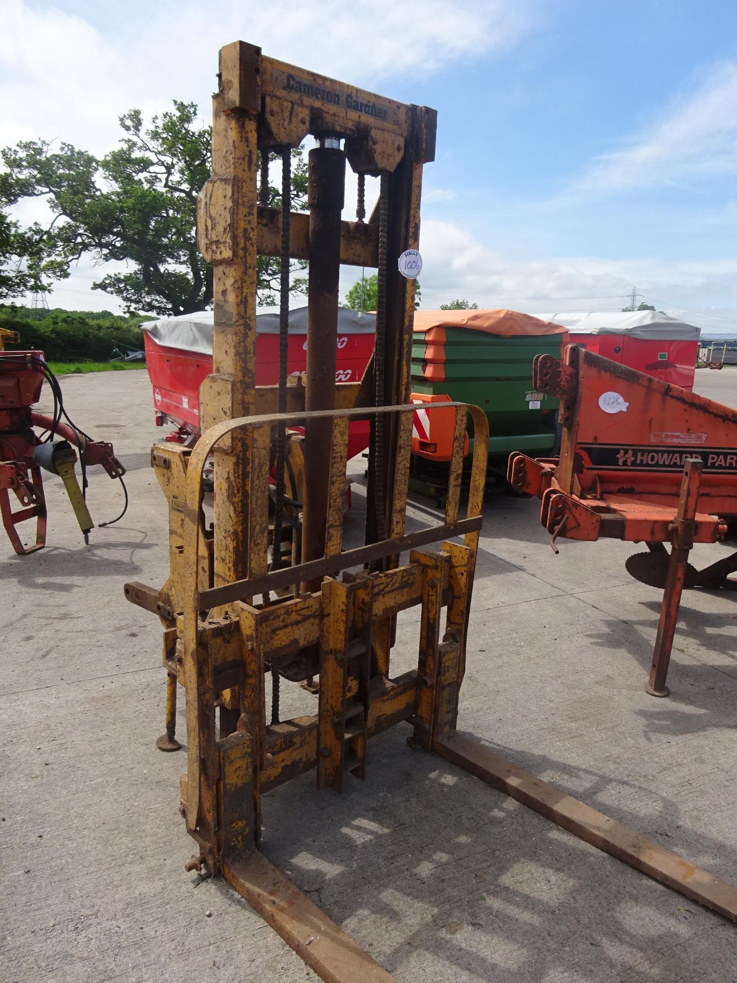 CAMERON GARDNER, SIDE SHIFT , REAR FORK LIFT, COMES WITH TRACTOR MOUNTING BRACKETS