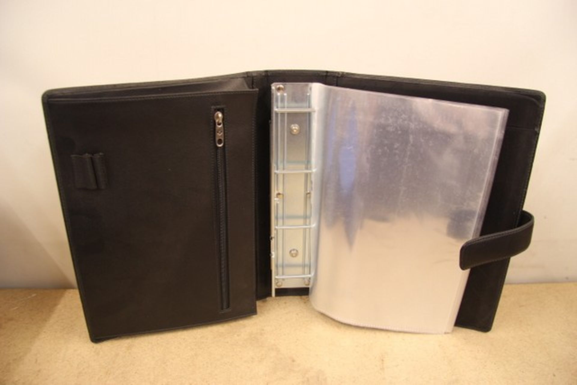 + VAT Brand New Samsonite Black Leather Presentation Portfolio Briefcase With-Pen Pockets-Two Inner