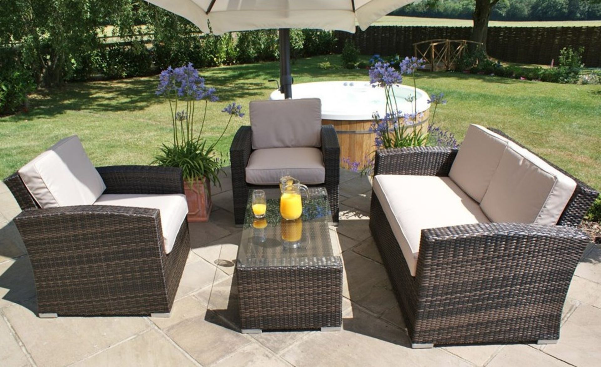 + VAT Brand New Chelsea Garden Company 4 Piece Grey Rattan Outdoor Sofa Set -Includes 2 Single - Image 2 of 2