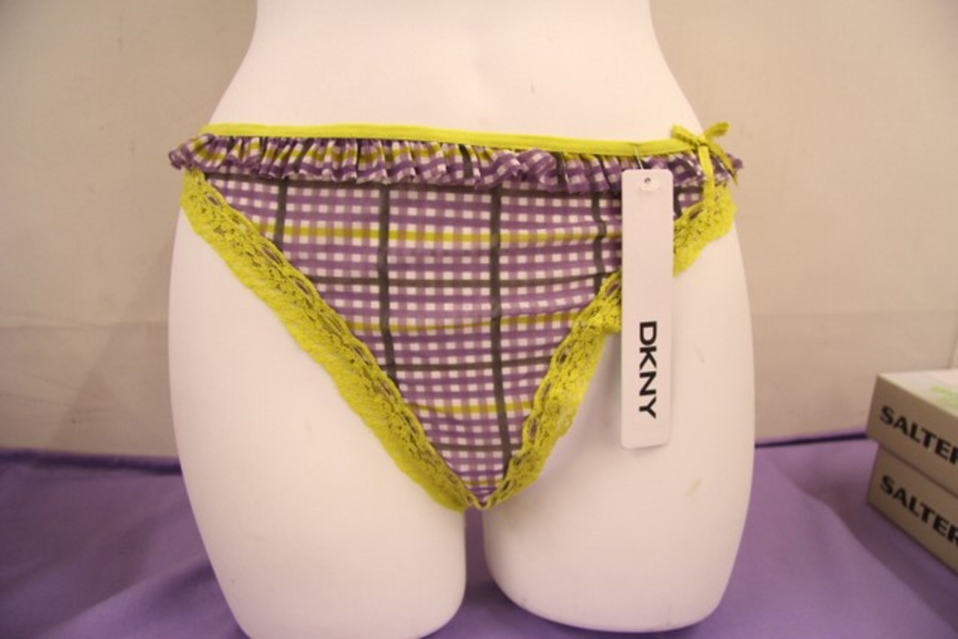 + VAT Brand New A Lot Of Five Pairs Green Trim Purple Check DKNY Thongs Size L ISP $16.99 Each (