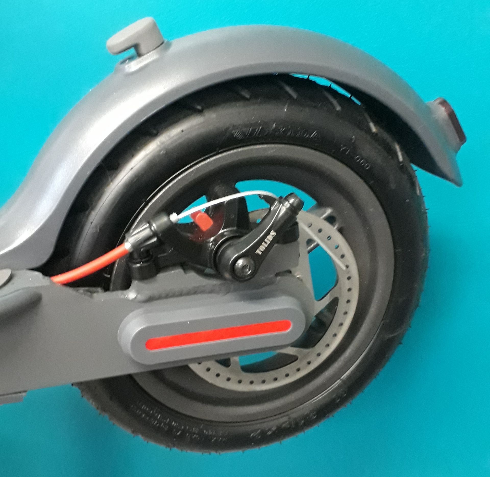 + VAT Brand New Hush Foldable Electric Scooter - Three Speeds - Max Speed 25Km/H - ABS Disc - Image 4 of 4