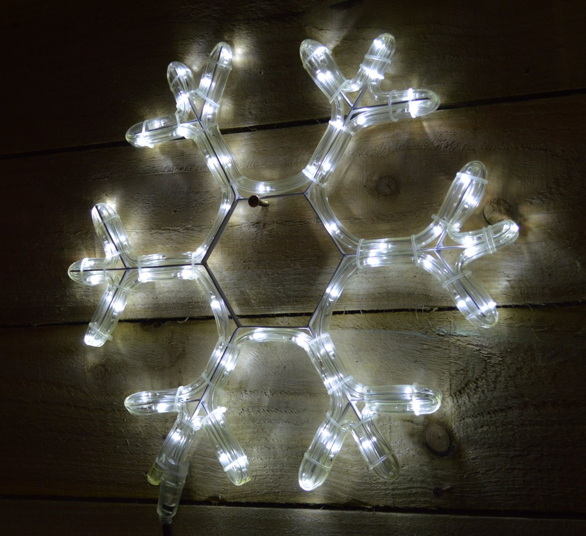 + VAT Brand New 40cm Light Up White Snowflake