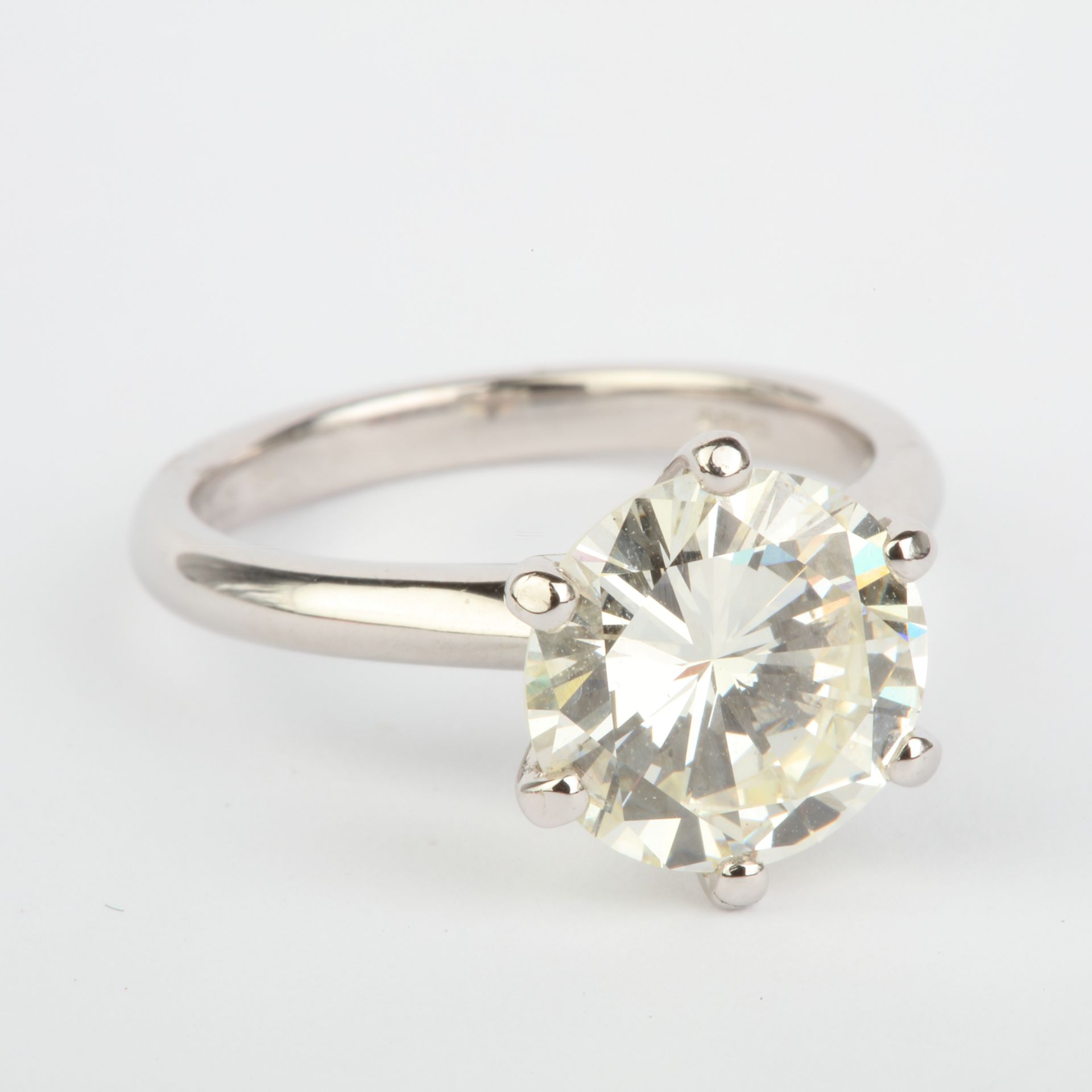 + VAT Absolutely Stunning 18ct White Gold 3.58ct Large Diamond Ring - Large Central Diamond In A