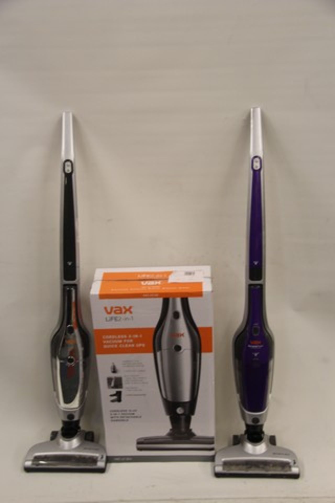 + VAT Grade U A Lot of Three Vax 2in1 Cordless Vacuum Cleaning - Detachable handheld Vacuum - - Image 2 of 2