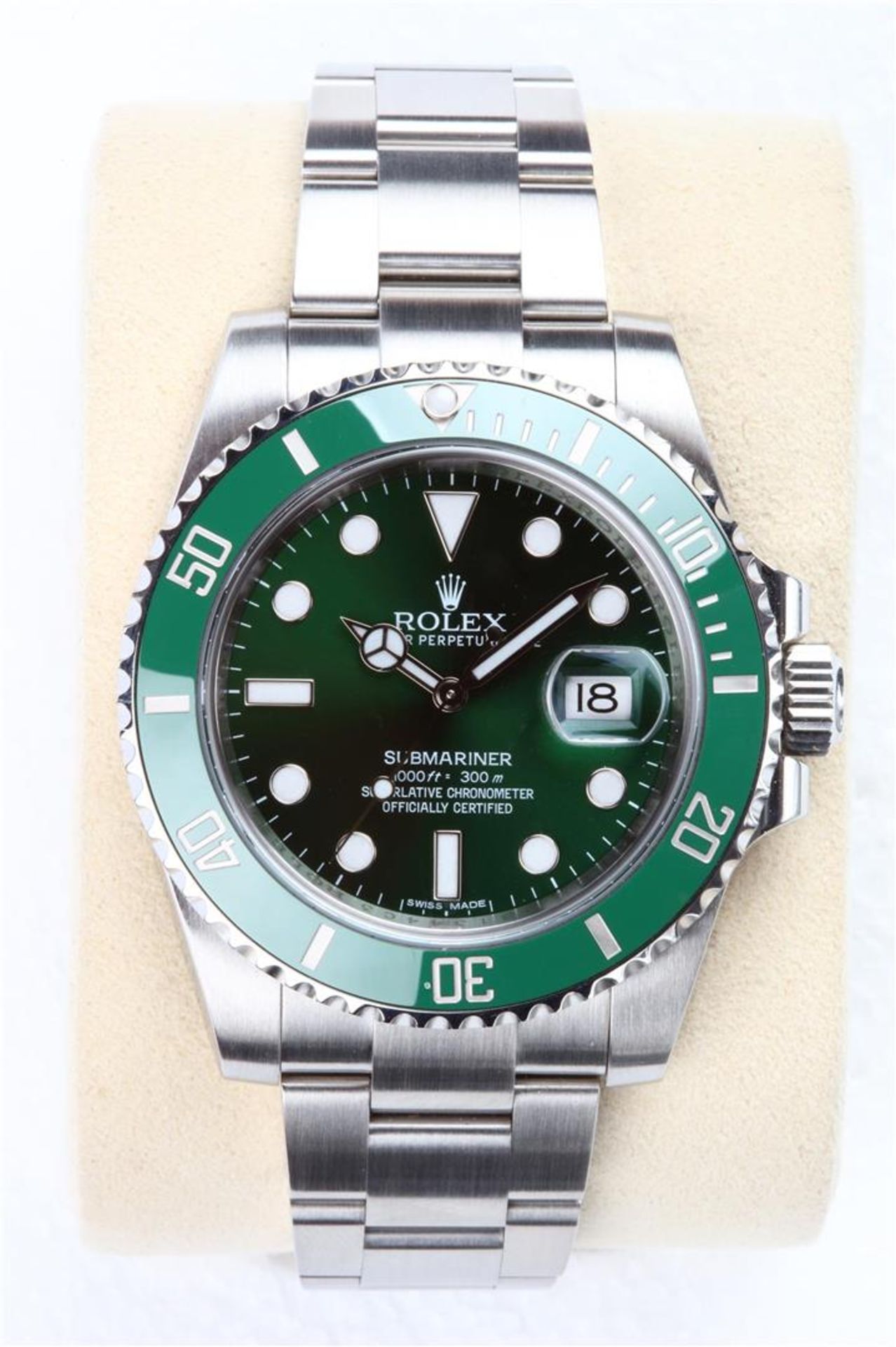 No VAT Gents Rolex Oyster Perpetual Date Submariner "Hulk" Watch - Comes With Inner And Outer Boxes