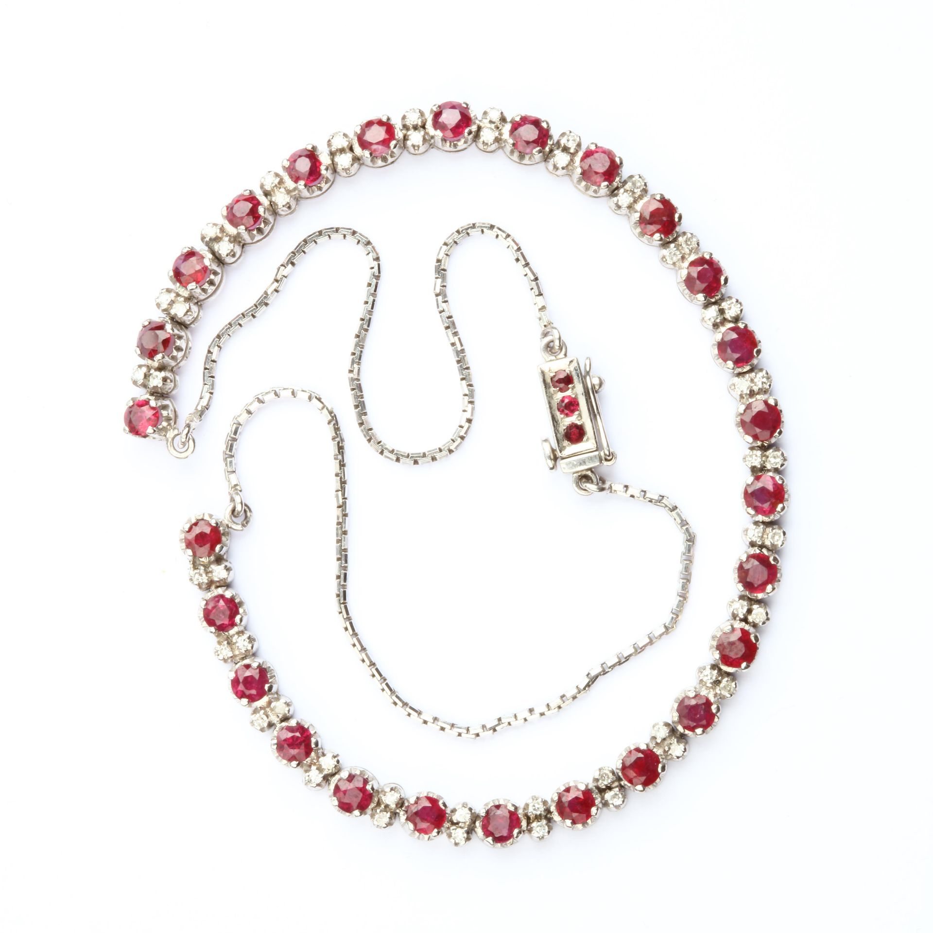 No VAT Ladies 18ct White Gold Ruby And Diamond Necklace With Three Ruby Clasp - Image 2 of 3