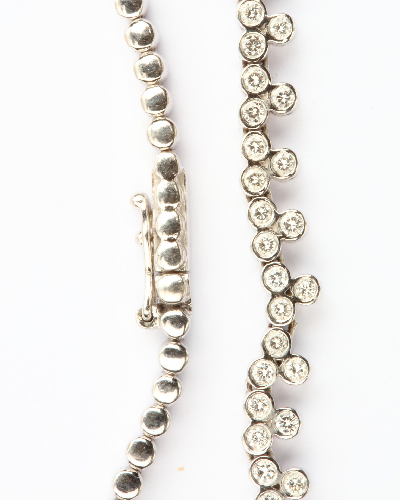 No VAT Ladies 18ct White Gold 5CT Diamond Necklace Set With 150 Diamonds - Image 5 of 5