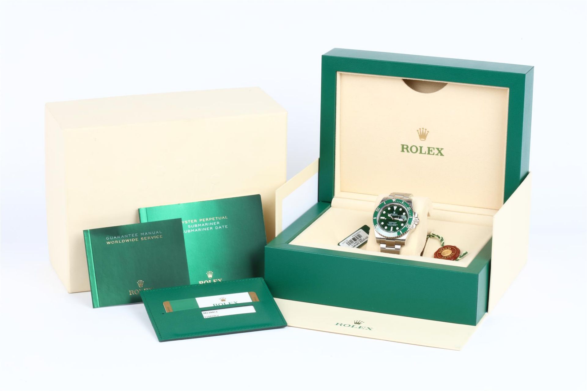 No VAT Gents Rolex Oyster Perpetual Date Submariner "Hulk" Watch - Comes With Inner And Outer Boxes - Image 4 of 7