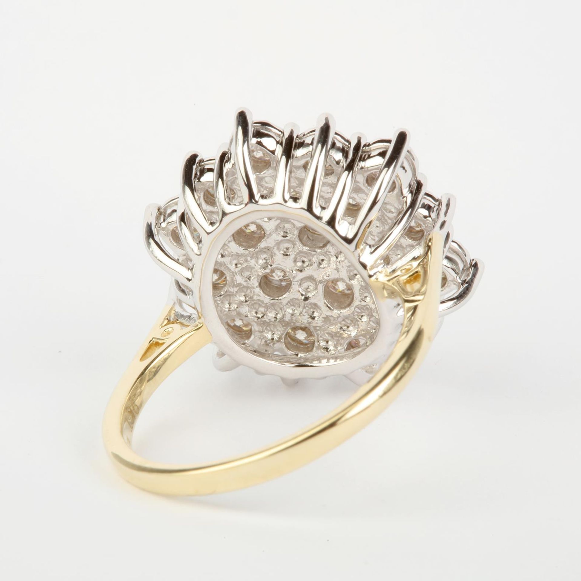 + VAT Ladies Gold 1ct Diamond Cluster Ring With 19 Diamonds Set In White Gold Mount - Image 2 of 3